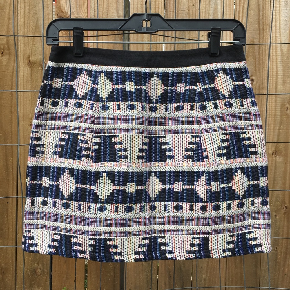 Francesca’s Woven Geometric Mini Skirt Aztec Print Navy White Pink Festival
